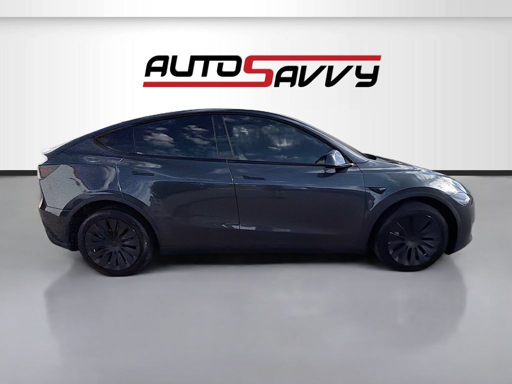 Used 2024 Tesla Model Y Long Range AWD/4WD image 8