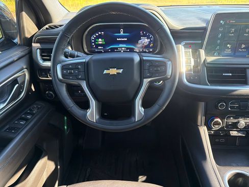 Used 2023 Chevrolet Suburban LT w/ LT Signature Package AWD/4WD image 13
