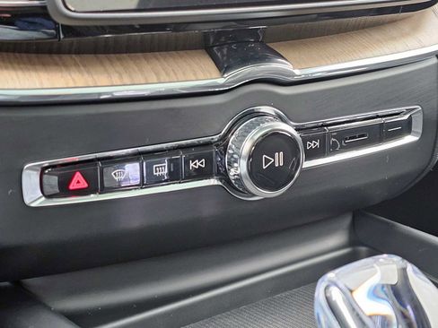 New 2026 Volvo XC60 B5 Ultra w/ Protection Package Premier image 24