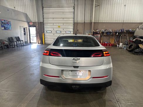 Used 2014 Chevrolet Volt FWD image 4