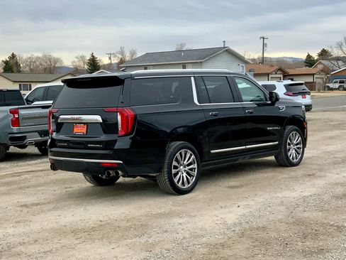 Used 2021 GMC Yukon XL Denali w/ Denali Premium Package image 5