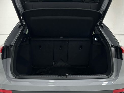 Used 2023 Audi Q4 e-tron Premium w/ Convenience Package image 41