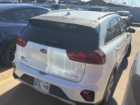 Used 2020 Kia Niro LX image 7