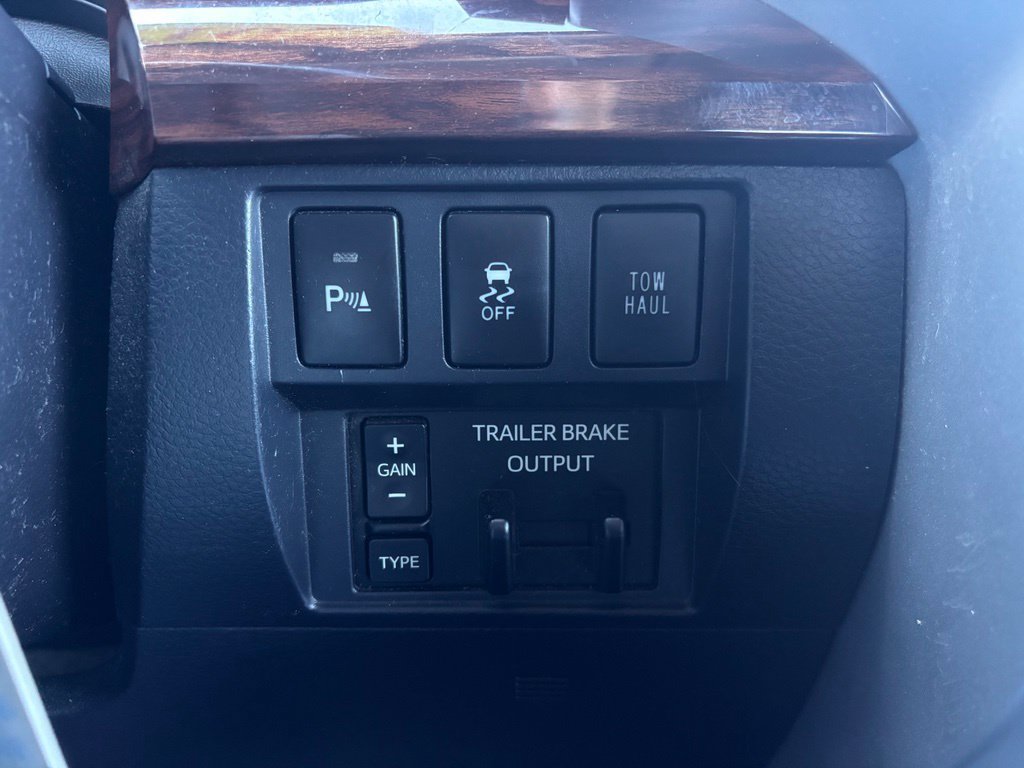 Used 2017 Toyota Tundra Limited w/ Limited Premium Package AWD/4WD image 37