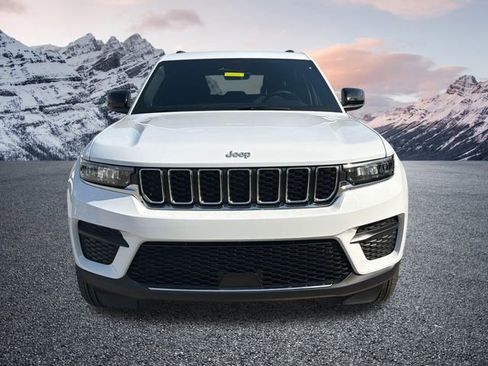 New 2026 Jeep Grand Cherokee Laredo AWD/4WD image 2