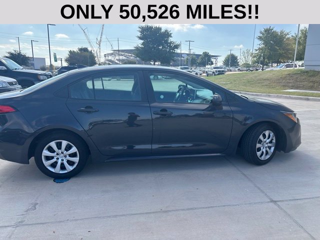 Used 2025 Toyota Corolla LE FWD image 2