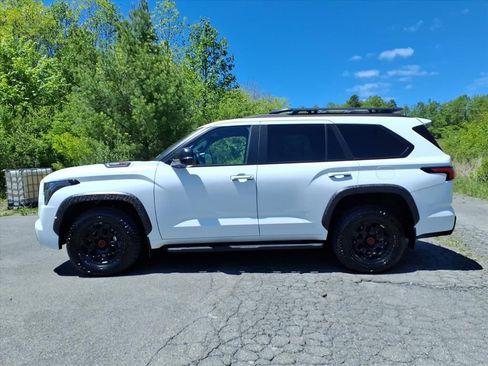Used 2025 Toyota Sequoia TRD Pro AWD/4WD image 7