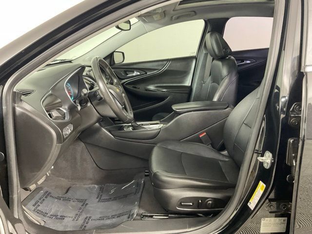 Used 2017 Chevrolet Malibu LT w/ Leather Package FWD image 18