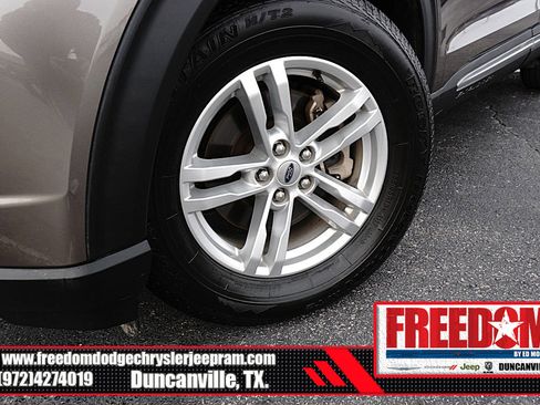 Used 2021 Ford Explorer XLT image 10