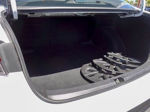 Used 2025 Toyota Corolla LE FWD image 30