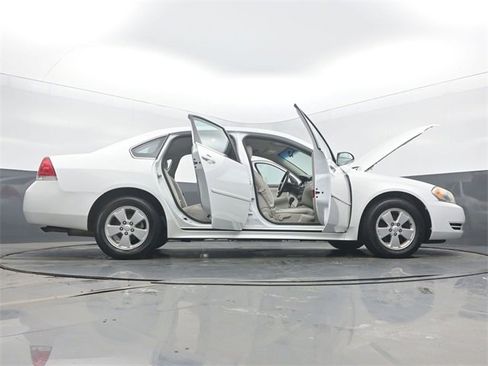 Used 2011 Chevrolet Impala LS image 58