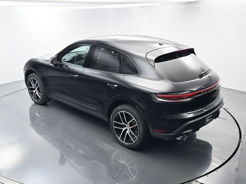 Certified 2024 Porsche Macan AWD/4WD image 33