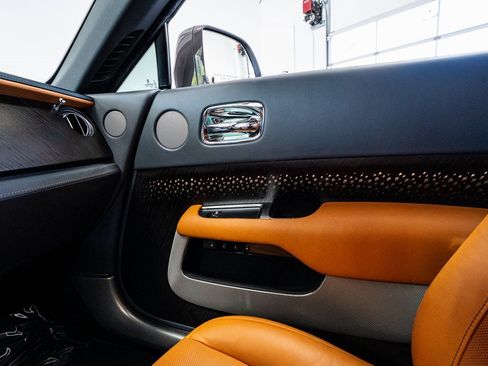 Used 2018 Rolls-Royce Wraith image 57