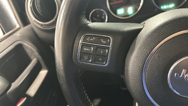 Used 2017 Jeep Wrangler Sport AWD/4WD image 9