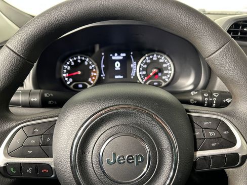 Used 2023 Jeep Renegade Latitude image 13