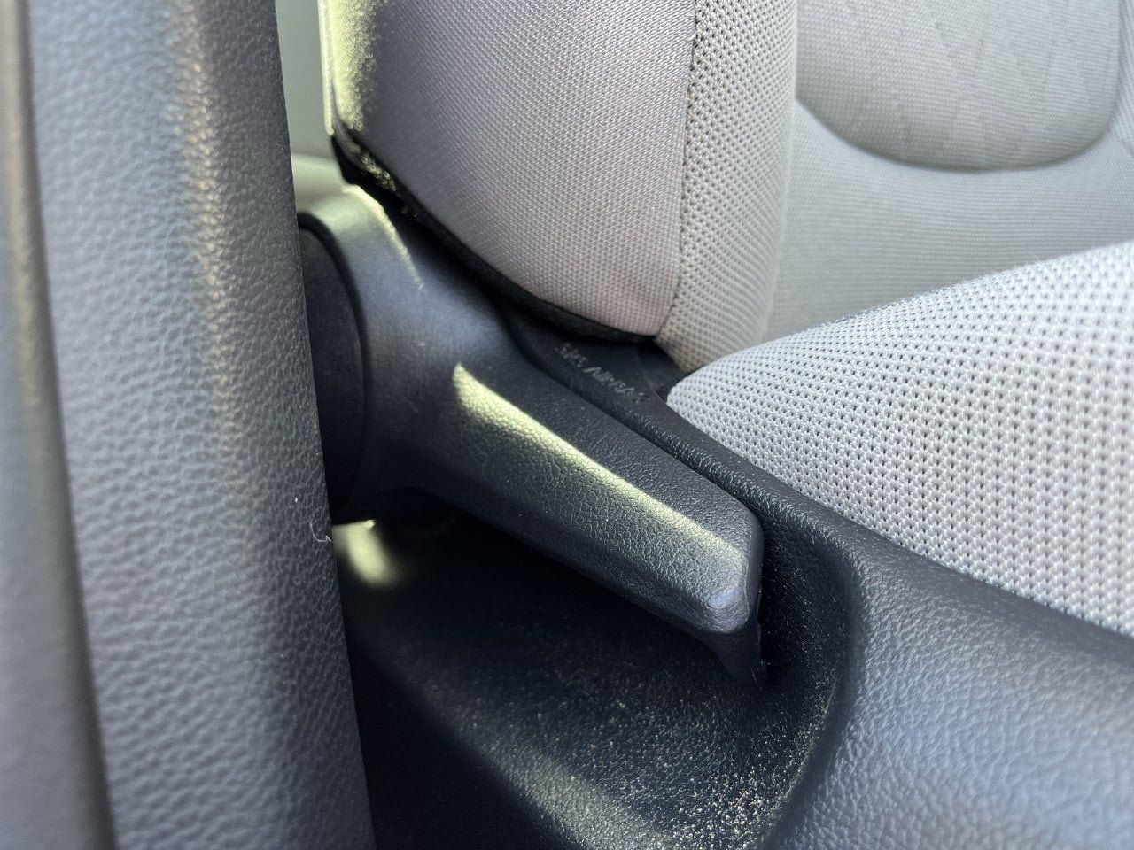Used 2025 Toyota Corolla Cross L FWD image 25