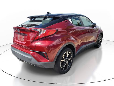 Used 2019 Toyota C-HR XLE FWD image 7