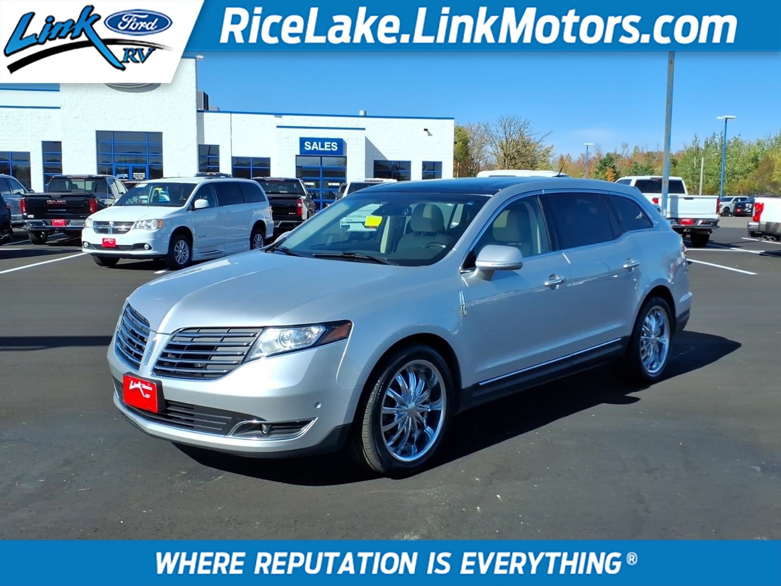 Used 2017 Lincoln MKT AWD w/ Technology Package image 1