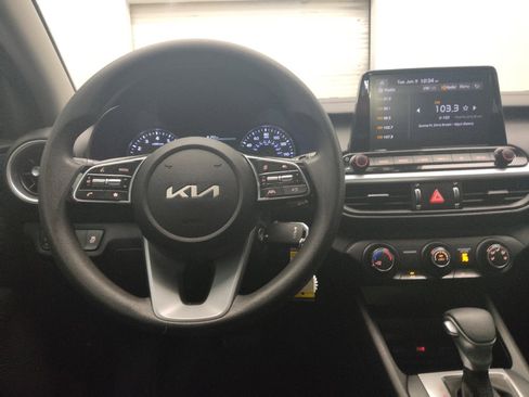Used 2022 Kia Forte LXS FWD image 22