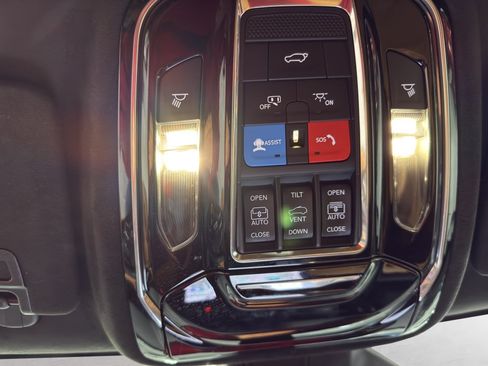 Used 2024 Jeep Grand Cherokee Summit AWD/4WD image 24