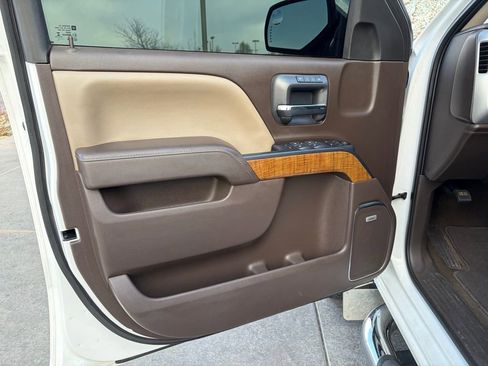 Used 2022 Toyota Tundra SR5 w/ SR5 Convenience Package image 12