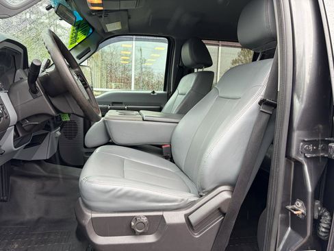 Used 2016 Ford F250 XL w/ Power Equipment Group AWD/4WD image 24