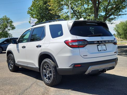 Certified 2026 Honda Pilot TrailSport image 3