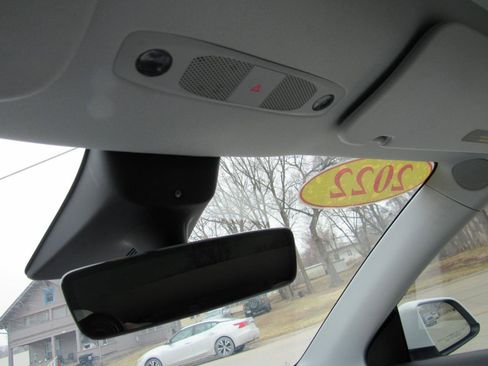 Used 2022 Tesla Model Y Performance image 19