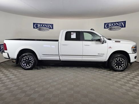 Used 2025 RAM 3500 Limited AWD/4WD image 33