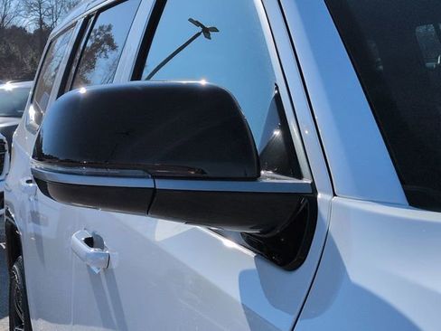 New 2026 Jeep Grand Wagoneer 2WD image 11