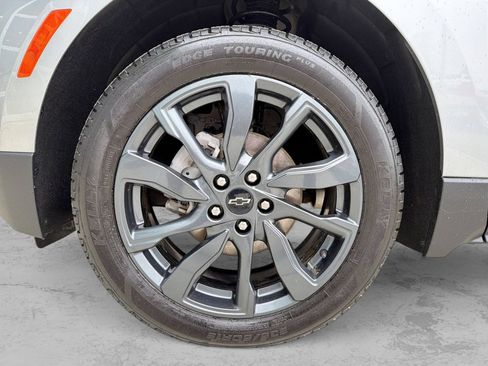 Used 2023 Chevrolet Equinox RS w/ LPO, Floor Liner Package AWD/4WD image 17