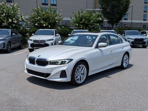 Used 2025 BMW 330i xDrive Sedan w/ Convenience Package AWD/4WD image 7