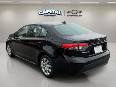 Used 2023 Toyota Corolla LE image 3