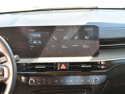 Used 2025 Kia K5 LXS FWD image 16