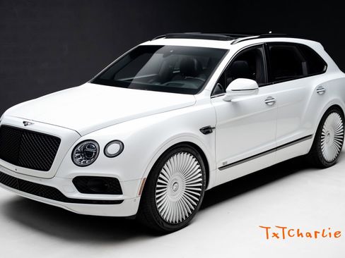 Used 2020 Bentley Bentayga image 1