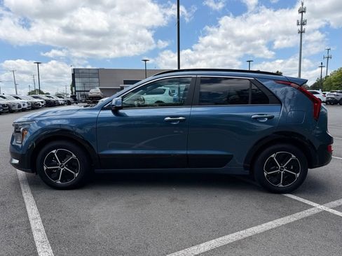 Certified 2025 Kia Niro FWD image 4