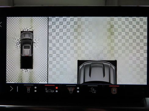 Used 2024 Chevrolet Silverado 1500 High Country image 16