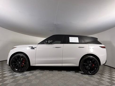 Used 2024 Land Rover Range Rover Sport Dynamic SE AWD/4WD image 3