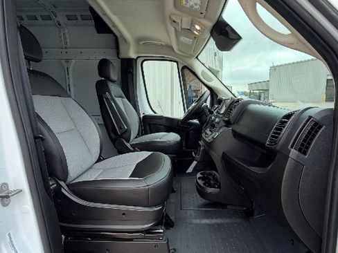 Used 2026 RAM ProMaster 2500 w/ Convenience Group FWD image 28