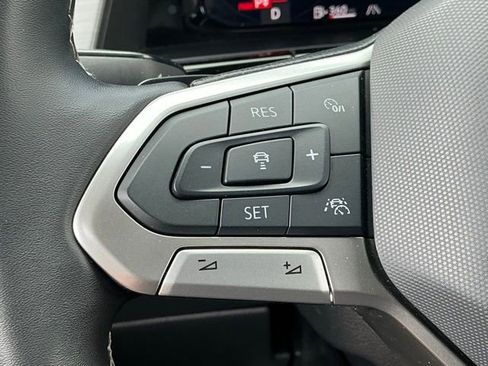 Used 2024 Volkswagen Atlas Cross Sport SE FWD image 29