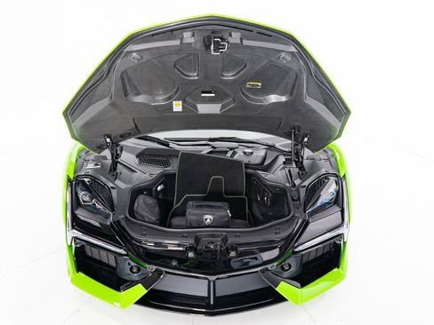 Used 2024 Lamborghini Revuelto AWD/4WD image 31