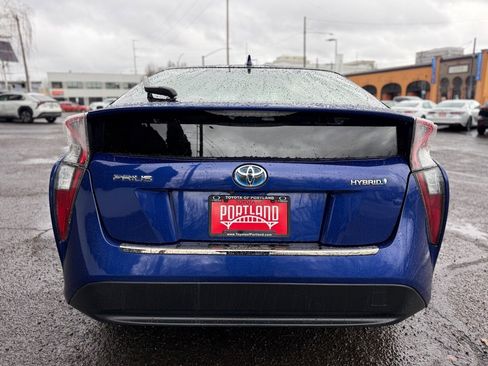Used 2016 Toyota Prius Three image 5