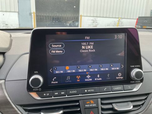 Used 2025 Nissan Altima 2.5 SV image 21