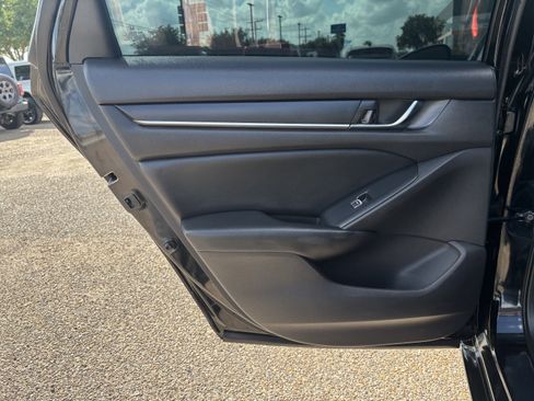 Used 2022 Honda Accord Sport image 14
