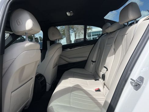 Used 2020 BMW 530i w/ Convenience Package RWD image 31