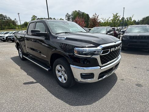 Certified 2025 RAM 1500 Big Horn AWD/4WD image 5