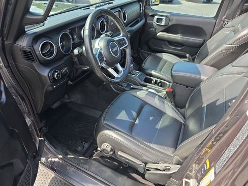Used 2021 Jeep Wrangler Unlimited Sahara w/ Cold Weather Group AWD/4WD image 4