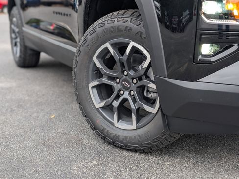 New 2026 Chevrolet Equinox ACTIV w/ Safety and Technology Package image 8