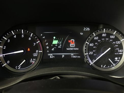 Used 2021 Toyota Highlander XLE AWD/4WD image 30
