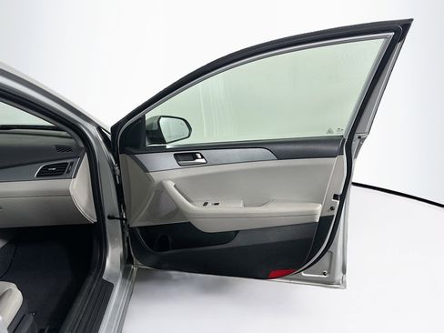 Used 2018 Hyundai Sonata SE FWD image 30